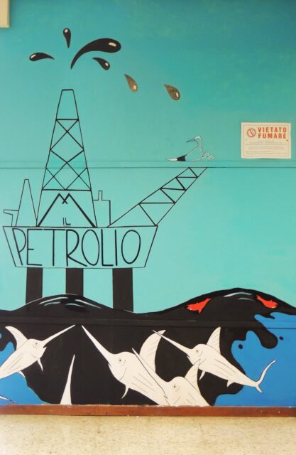 Carolina Turrio | Pittura murale "Mare": Pesci spada-trivella-petrolio